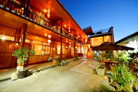 腾冲市和顺镇半山听雨客栈