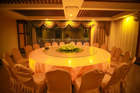 滨海小城度假酒店