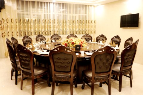 西乌旗浩辰皇朝宾馆