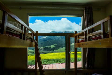 祁连卓尔山国际青年旅舍