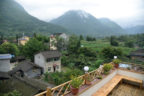 海螺沟一一的小客栈