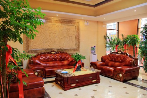 凯里宾驰酒店(凯运大道店)