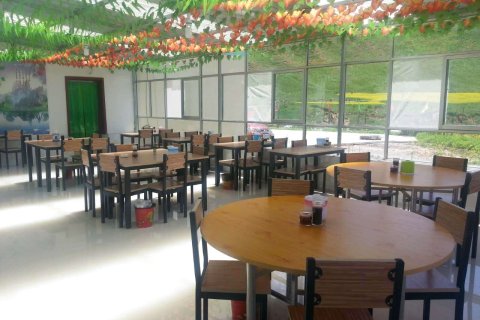 祁连卓尔山龙泉山庄