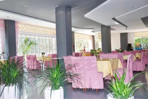 西盟龙潭大酒店