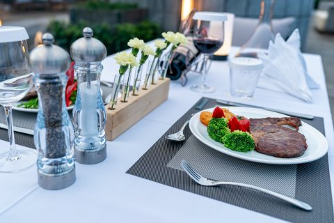 张家界世纪铂郡酒店(七十二奇楼大庸古城店)