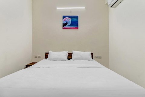 Capital O 82296 Safari Rooms