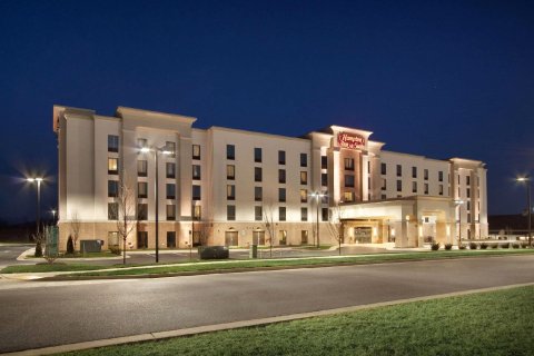 查尔斯镇汉普顿套房酒店(Hampton Inn & Suites Charles Town)