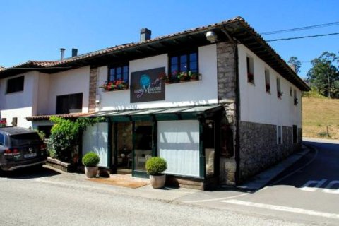 Apartamentos Rurales "Les Escueles de Collía"