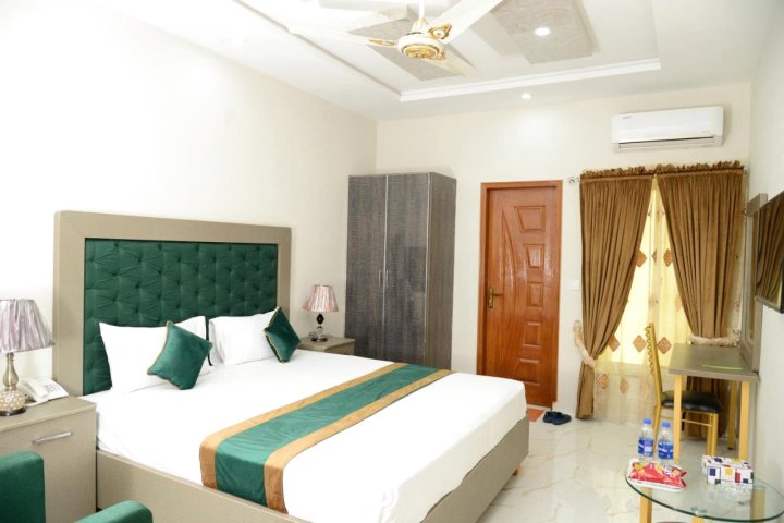乔哈尔镇豪华酒店(Hotel Deluxe Johar Town Lahore)