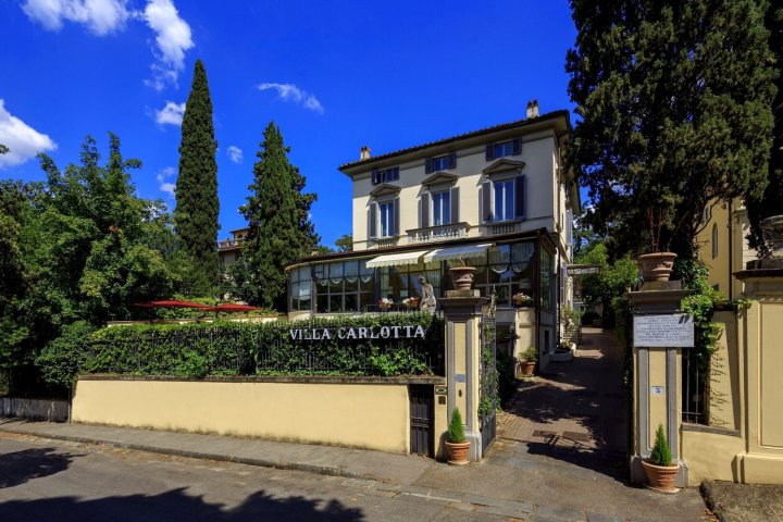 卡尔罗塔别墅酒店(Hotel Villa Carlotta)