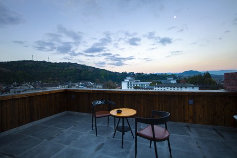 腾冲大花猫客栈(和顺古镇店)