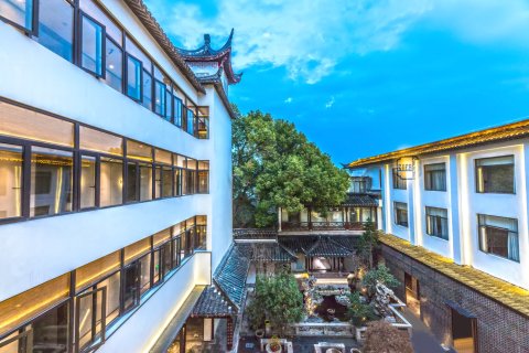 苏州平江路拙政园漫心府