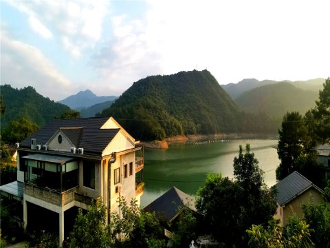 龙泉天青等烟雨客栈