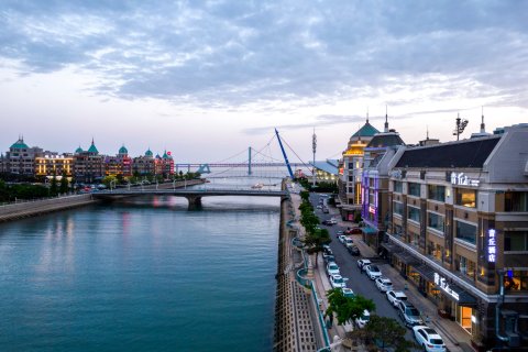 青丘桃林酒店(大连星海广场店)