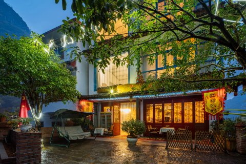 阳朔大四囍花宿(十里画廊遇龙河店)