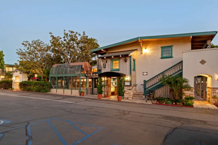 贝斯特韦斯特优质圣巴巴拉酒店(Best Western Plus Santa Barbara)