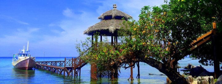 布里维阿苏尔尼礁湖度假村(Breve Azurine Lagoon Resort)