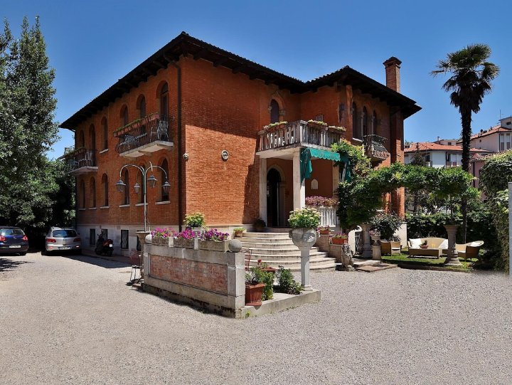 阿尔贝蒂娜别墅酒店(Villa Albertina)