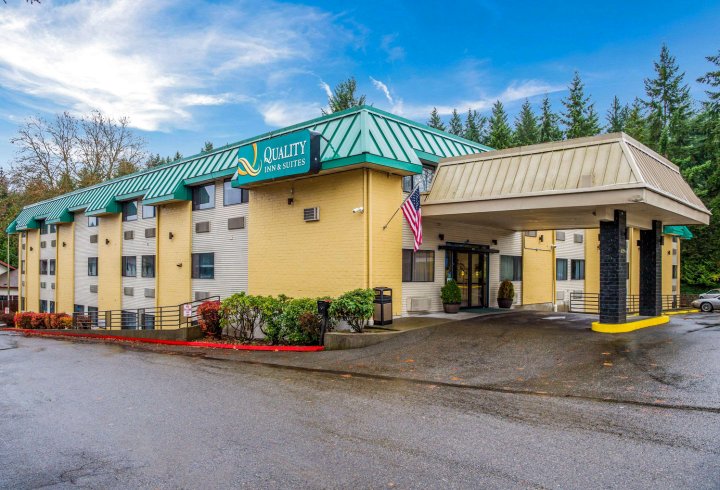 莱西 I-5 凯艺套房酒店(Quality Inn & Suites Lacey I-5)