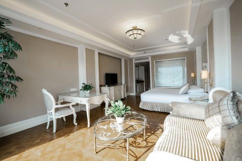 锦州王府驿栈·空中花园酒店(古塔公园店)