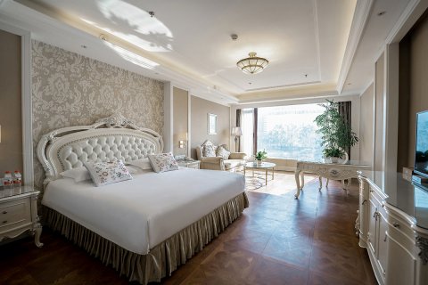 锦州王府驿栈·空中花园酒店(古塔公园店)