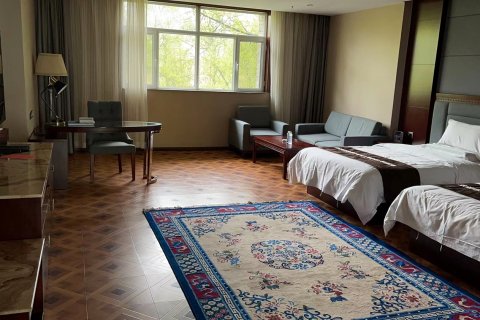 碌曲洮河源大酒店