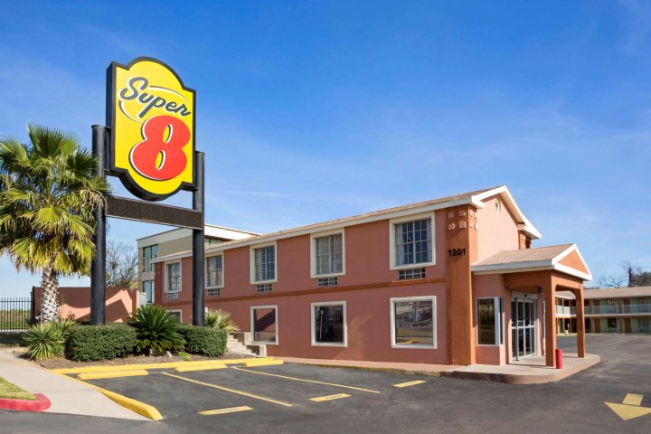 国会大厦中心速8酒店(Super 8 by Wyndham Austin Downtown/Capitol Area)