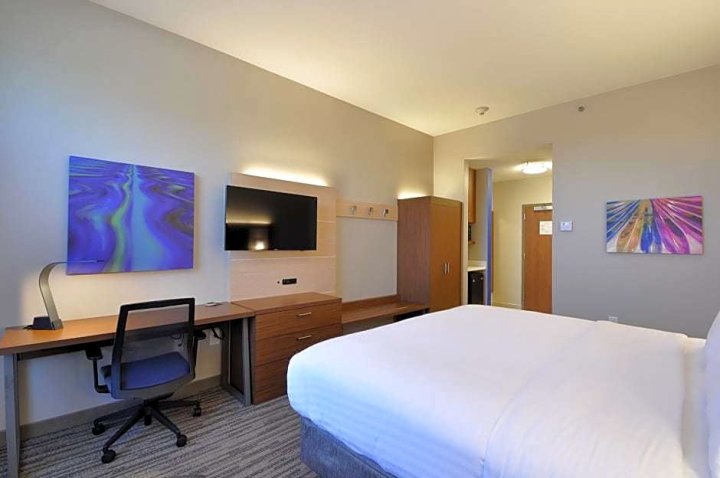 斯塔福德匡蒂科智选假日酒店(Holiday Inn Express Quantico - Stafford, an IHG Hotel)