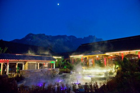 凤城满园温泉酒店