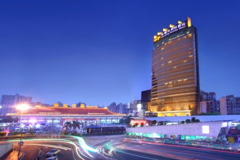 珠海来魅力假日酒店(拱北口岸高铁站店)