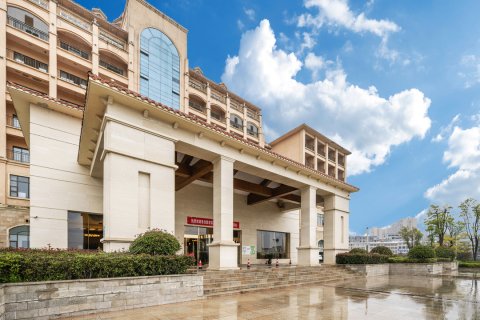 威宁天居草海度假酒店