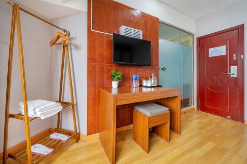 锦华商务酒店(重庆两路口地铁站店)