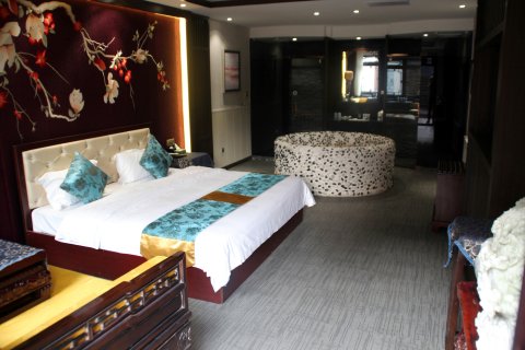 凤城满园温泉酒店