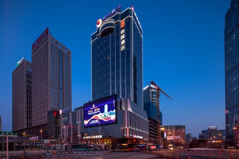 怡程酒店(沈阳北站地铁站店)