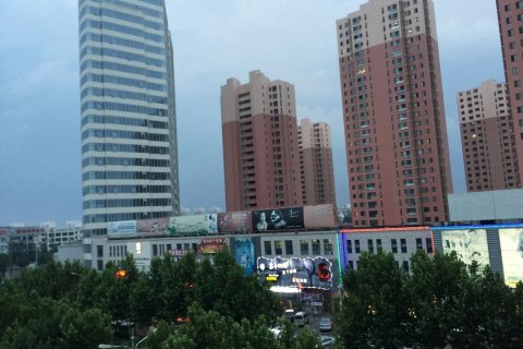 天津爱在春天商务酒店(静海一中店)