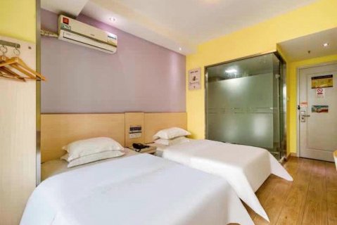 7天连锁酒店(淮北中泰广场万达影城店)