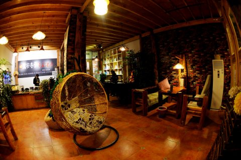 昭通宽窄巷子假日酒店