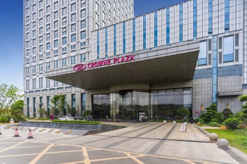 武汉保和皇冠假日酒店