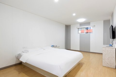 朋悦精选酒店(鄂州市中心医院店)