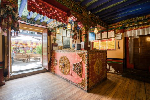 拉萨邦达仓古建酒店(大昭寺八廓街店)
