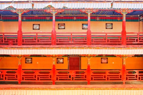 拉萨邦达仓古建酒店(大昭寺八廓街店)