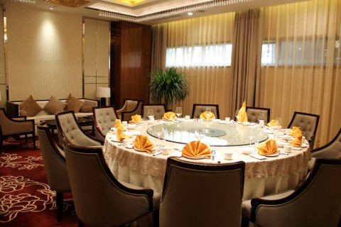 世纪精华大酒店(榆林高新万达广场店)