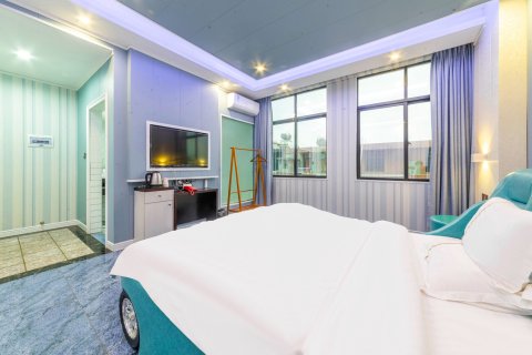 临高铂金主题酒店