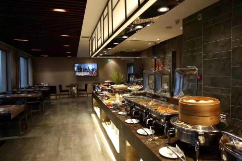 朗廷酒店(哈尔滨中央大街公路大桥地铁站店)