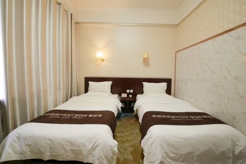 武威姿意快捷酒店