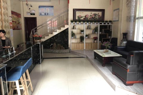 佛坪阳光假日酒店(迎宾路分店)