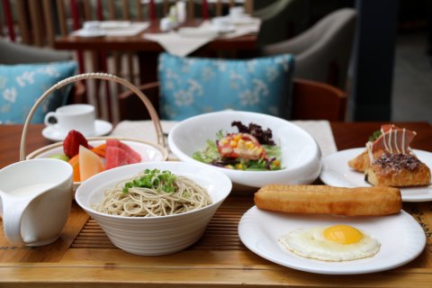 长兴芳草地度假酒店