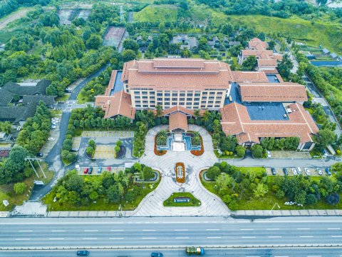 新津城市名人酒店