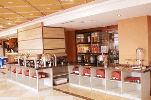 鞍山熹盈假日酒店