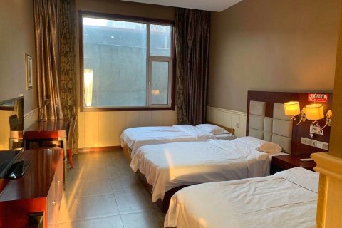 梁山维也纳酒店